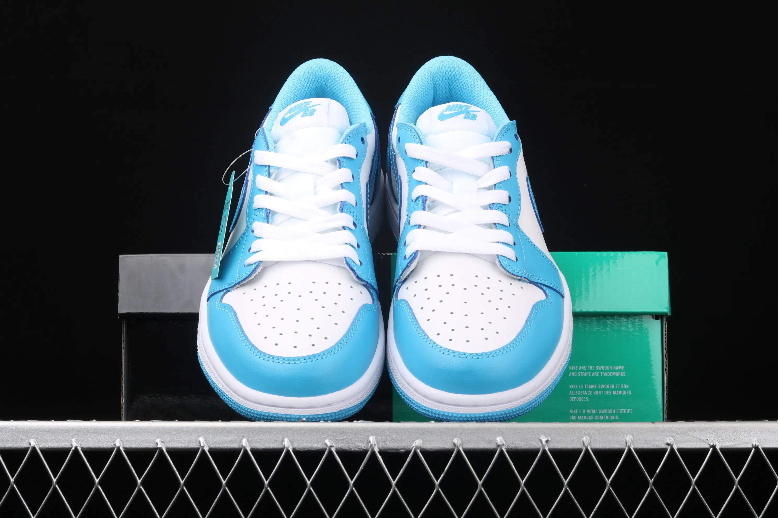 All Categories Air Jordan Jordan Series Basketball Shoes Air Jordan 1 Low Air Jordan 1 Low x SB AJ1 Joe 1 North Carolina Blue First Layer Cultural Leisure Sports Shoes CJ7891-401